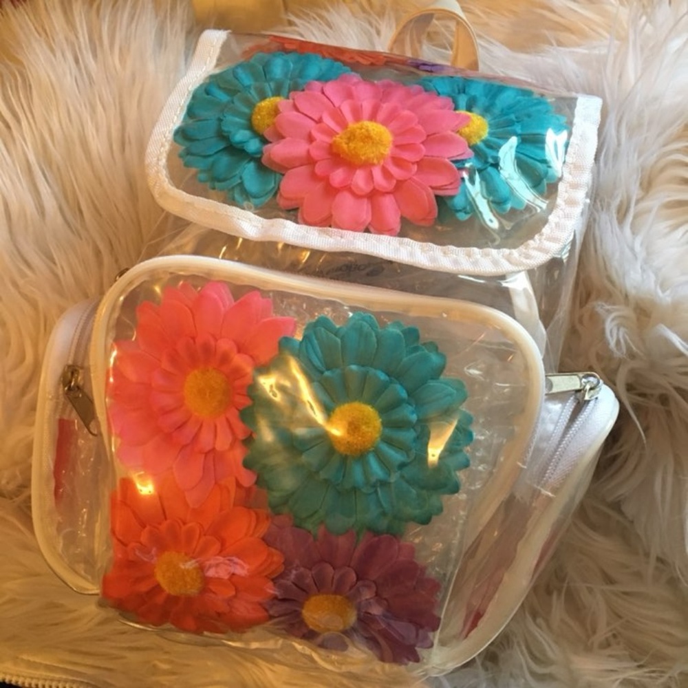 OFFER!✨UNIF Gidget Daisy Backpack - Picture 5 of 8